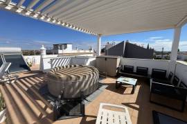 Moradia a venda na Rua 25 de Abril - Sao Bartolomeu - Praia Verde