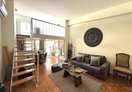 Apartment with mezzanine for rent in downtown Porto