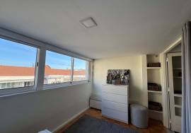 Apartment with mezzanine for rent in downtown Porto