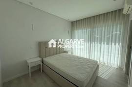 Lovely 5 bedroom semi-detached house in a residential area close to Faro airport and beach, Algarve