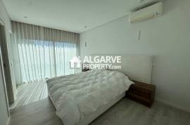 Lovely 5 bedroom semi-detached house in a residential area close to Faro airport and beach, Algarve