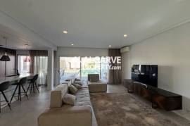 Lovely 5 bedroom semi-detached house in a residential area close to Faro airport and beach, Algarve