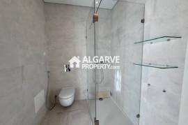 Lovely 5 bedroom semi-detached house in a residential area close to Faro airport and beach, Algarve