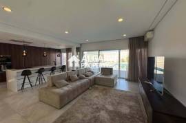 Lovely 5 bedroom semi-detached house in a residential area close to Faro airport and beach, Algarve