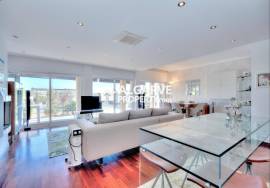 Lovely and modern 4 bedroom villa in a quiet residential area in Vilamoura, Algarve