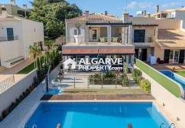 Lovely and modern 4 bedroom villa in a quiet residential area in Vilamoura, Algarve