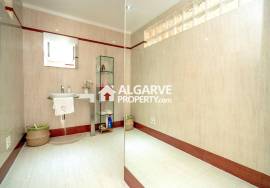 Lovely and modern 4 bedroom villa in a quiet residential area in Vilamoura, Algarve