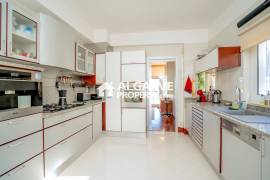 Lovely and modern 4 bedroom villa in a quiet residential area in Vilamoura, Algarve