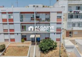 Fully Renovated 2-Bedroom Apartment with Quality Finishes em Faro, Algarve