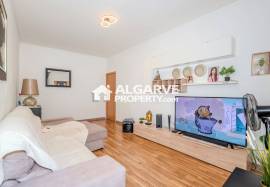 Fully Renovated 2-Bedroom Apartment with Quality Finishes em Faro, Algarve