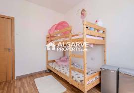 Fully Renovated 2-Bedroom Apartment with Quality Finishes em Faro, Algarve