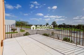 Excellent three-bedroom villa with swimming pool and garden in Vilamoura.