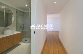 Excellent three-bedroom villa with swimming pool and garden in Vilamoura.