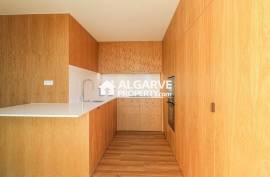 Excellent three-bedroom villa with swimming pool and garden in Vilamoura.