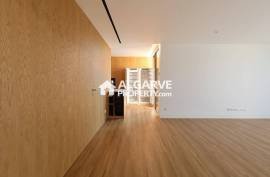 Excellent three-bedroom villa with swimming pool and garden in Vilamoura.