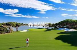 Unique Villa in the Heart of Faro with Patio and Strong Potential