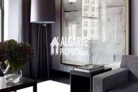 Semi-Detached 4-Bedroom Villa with Pool in Gambelas, Faro