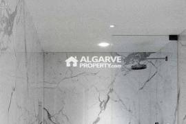 Semi-Detached 4-Bedroom Villa with Pool in Gambelas, Faro