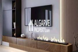 Semi-Detached 4-Bedroom Villa with Pool in Gambelas, Faro