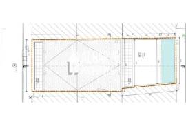 Townhouse in the Heart of Faro with 157 sq.m., Garage and Patio