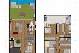 Townhouse in the Heart of Faro with 157 sq.m., Garage and Patio