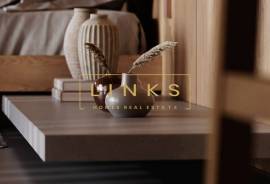 Contemporary T5 Villa