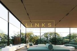 Unique Glass House: A Reimagined 3-Bedroom Home