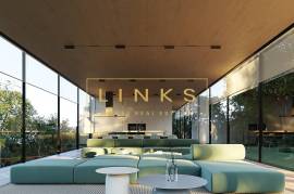 Unique Glass House: A Reimagined 3-Bedroom Home