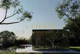 Unique Glass House: A Reimagined 3-Bedroom Home