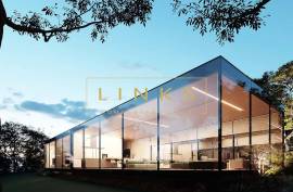 Unique Glass House: A Reimagined 3-Bedroom Home