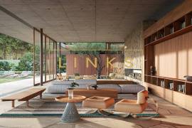 LABYRINTH: 4-Bedroom Cliff & Beachfront Home