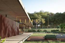 LABYRINTH: 4-Bedroom Cliff & Beachfront Home