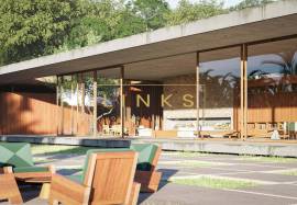 LABYRINTH: 4-Bedroom Cliff & Beachfront Home