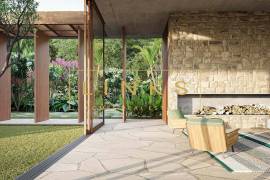 LABYRINTH: 4-Bedroom Cliff & Beachfront Home