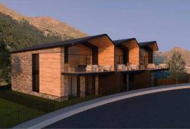 IMPOSING NEW BUILD SEMI-DETACHED HOUSE IN THE INCLES VALLEY