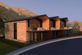 IMPOSING NEW BUILD SEMI-DETACHED HOUSE IN THE INCLES VALLEY