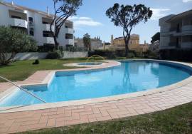 Spacious 1-bedroom apartment in a private condominium – Vilamoura