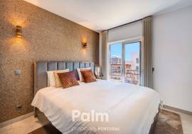 3+1-Bedroom Apartment with Stunning Views & Jacuzzi | Marina of Portimão