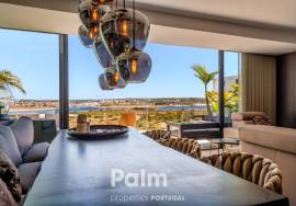 3+1-Bedroom Apartment with Stunning Views & Jacuzzi | Marina of Portimão