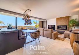 3+1-Bedroom Apartment with Stunning Views & Jacuzzi | Marina of Portimão