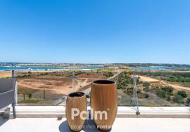3+1-Bedroom Apartment with Stunning Views & Jacuzzi | Marina of Portimão