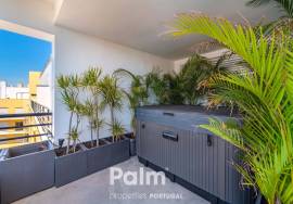 3+1-Bedroom Apartment with Stunning Views & Jacuzzi | Marina of Portimão