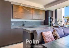 3+1-Bedroom Apartment with Stunning Views & Jacuzzi | Marina of Portimão