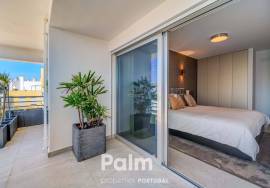 3+1-Bedroom Apartment with Stunning Views & Jacuzzi | Marina of Portimão