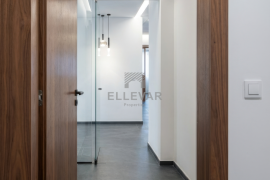 OFFICE LOCATED IN THE CENTER OF FUNCHAL