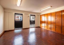 OFFICE LOCATED IN THE CENTER OF FUNCHAL