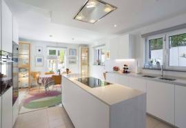 Tavira – Comfortable 4-bedroom villa with garden, pool and rooftop views