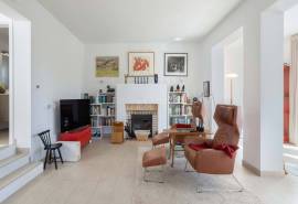 Tavira – Comfortable 4-bedroom villa with garden, pool and rooftop views