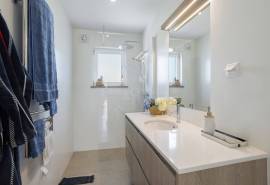 Tavira – Comfortable 4-bedroom villa with garden, pool and rooftop views