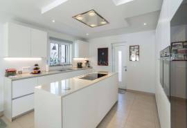 Tavira – Comfortable 4-bedroom villa with garden, pool and rooftop views